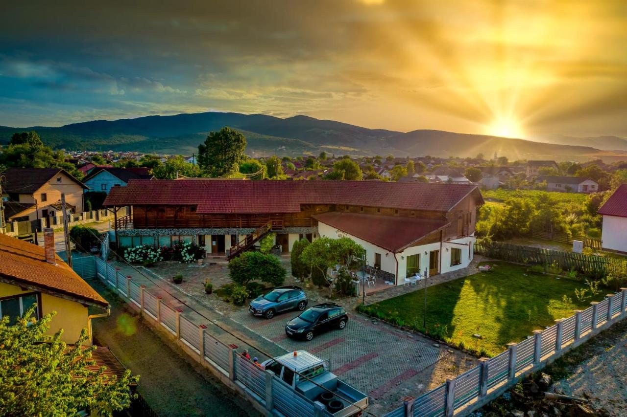 Pensiunea Ara Alba Iulia Exterior foto